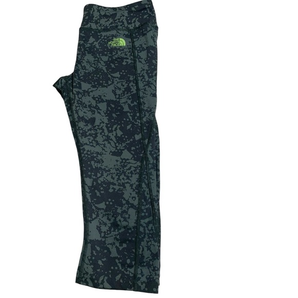 The North Face Women’s Active Capri Leggings, Size M - Picture 5 of 8